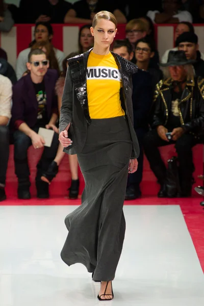 Look 26
